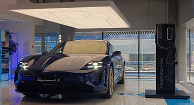 На открытии нового «Порше Центр Ленинский» представили электрический спорткар Porsche Taycan 